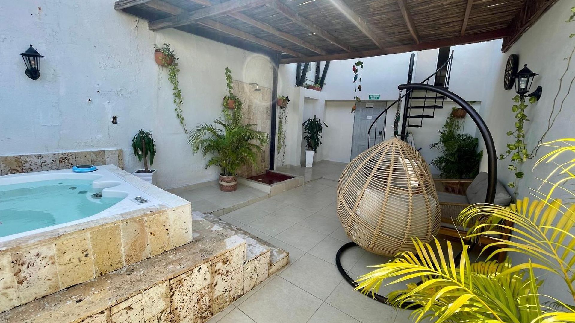 Casa Badillo 4 3br Crazy Rooftop Oldcity Jacuzzi Ac Hottub Wifi
