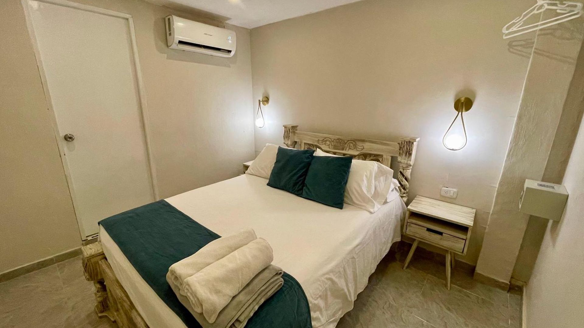 Casa Badillo 4 3br Crazy Rooftop Oldcity Jacuzzi Ac Hottub Wifi Cartagena