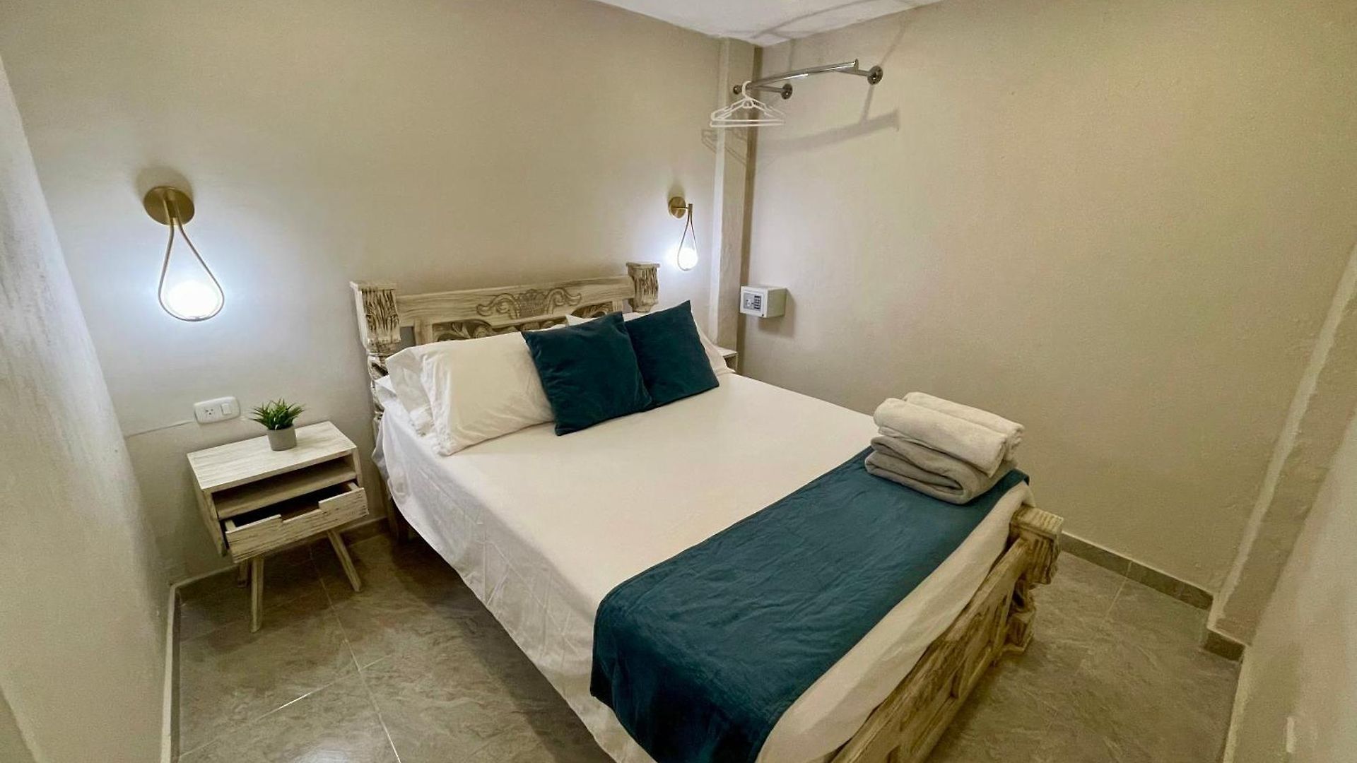 Casa Badillo 4 3br Crazy Rooftop Oldcity Jacuzzi Ac Hottub Wifi * Cartagena