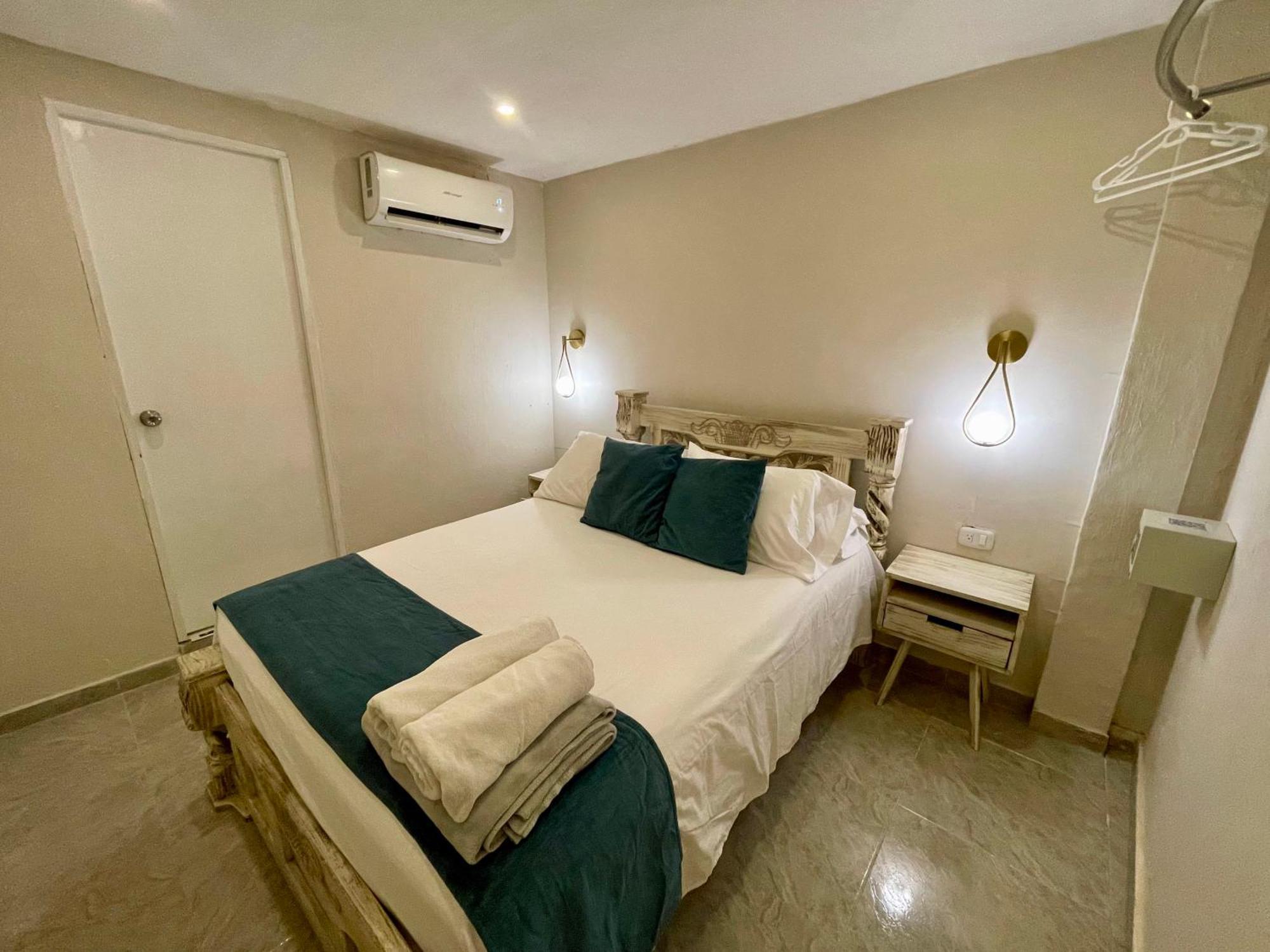 Casa Badillo 4 3br Crazy Rooftop Oldcity Jacuzzi Ac Hottub Wifi Cartagena