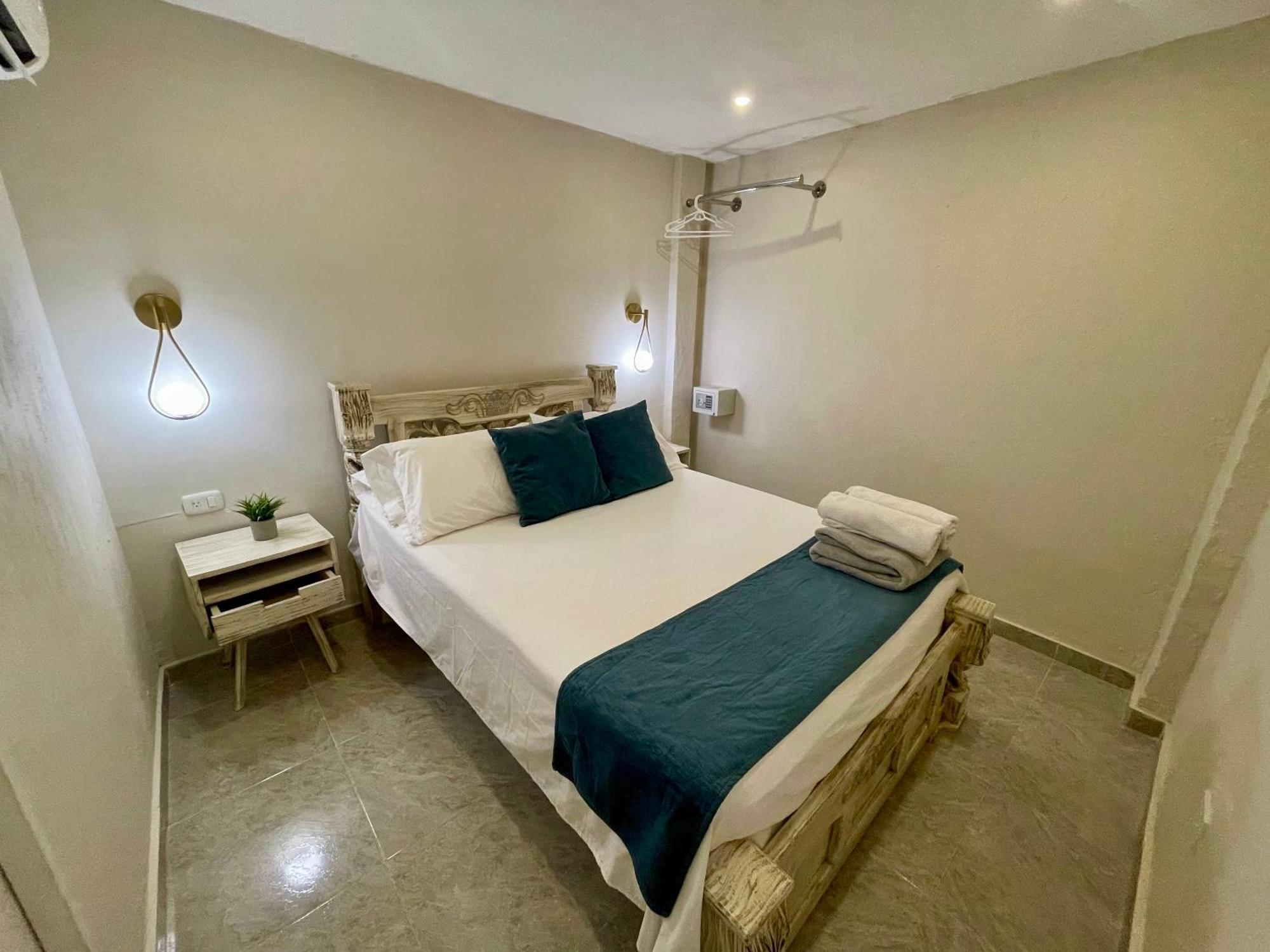 Casa Badillo 4 3br Crazy Rooftop Oldcity Jacuzzi Ac Hottub Wifi * Cartagena